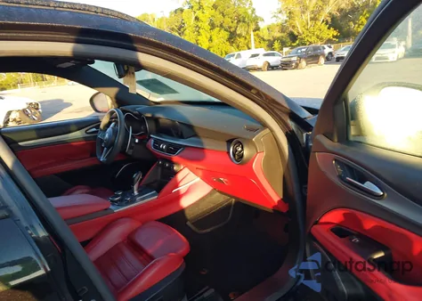 2019 Alfa Romeo Stelvio Ti Sport Awd z USA, uszkodzony, nr VIN ZASPAKBN4K7C45451